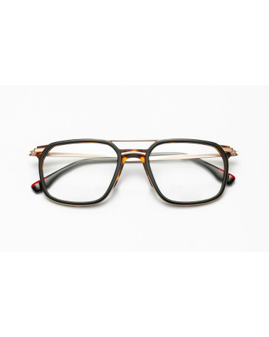 WOODYS_BUDLER_01_240305_MAN_EYEWEAR